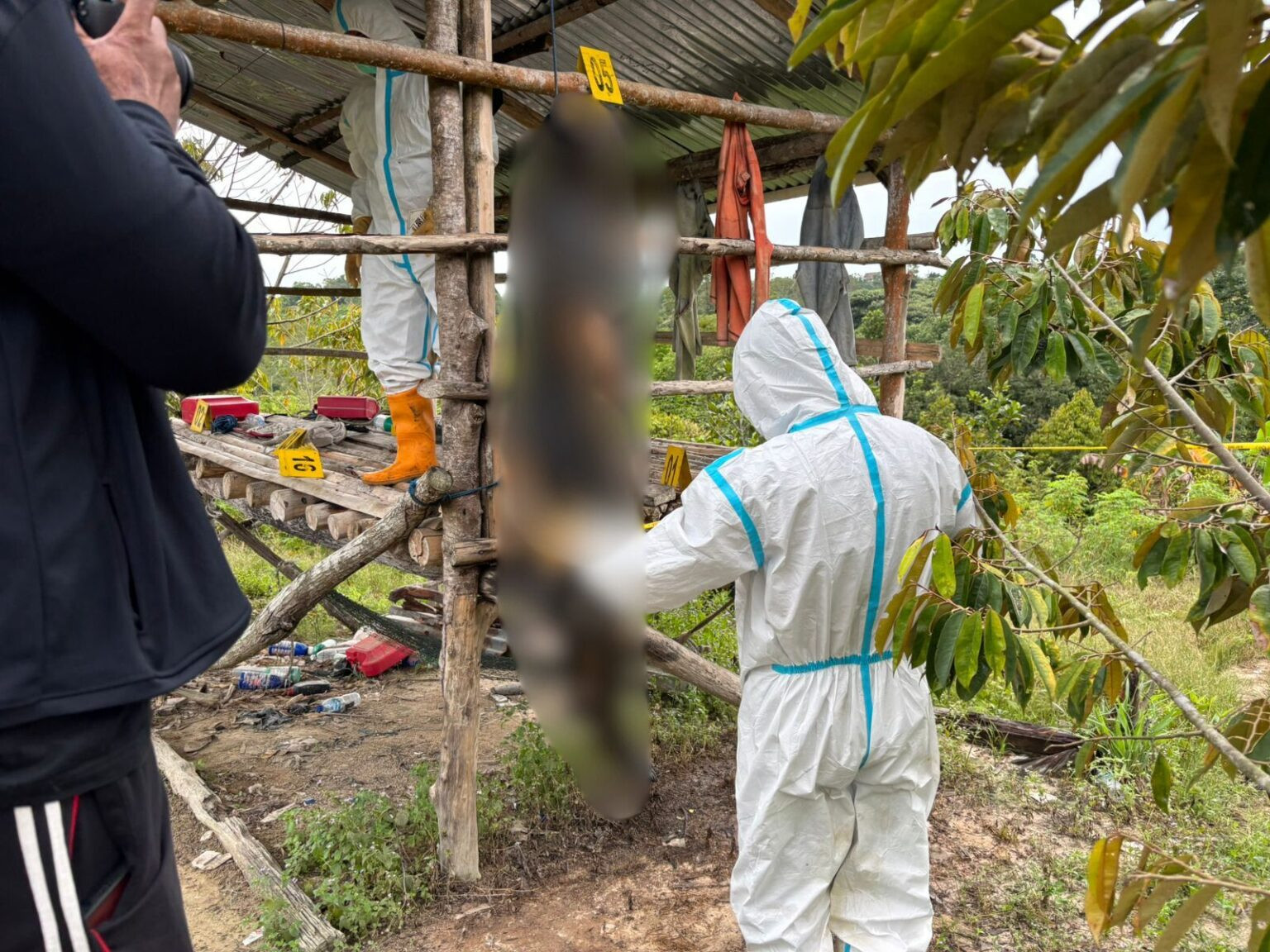 Pria Tanpa Identitas Ditemukan Tewas Gantung Diri di Pondok Kebun Kampung Enam