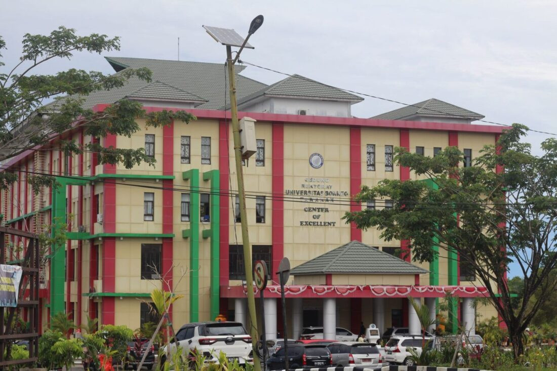 Belasan Pegawai Non-ASN UBT Klaim Diberhentikan Lewat Rapat Zoom, Kampus Bantah PHK